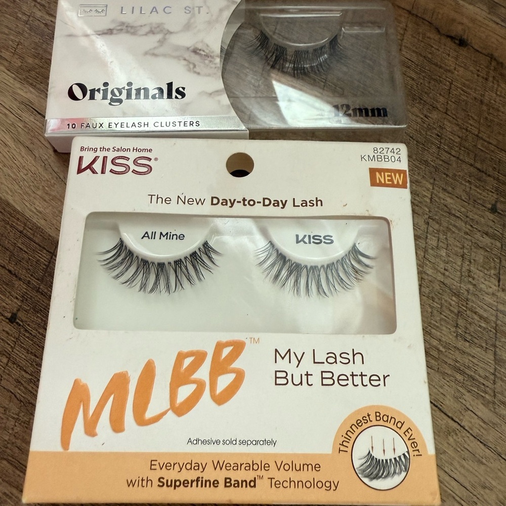False eyelash lot